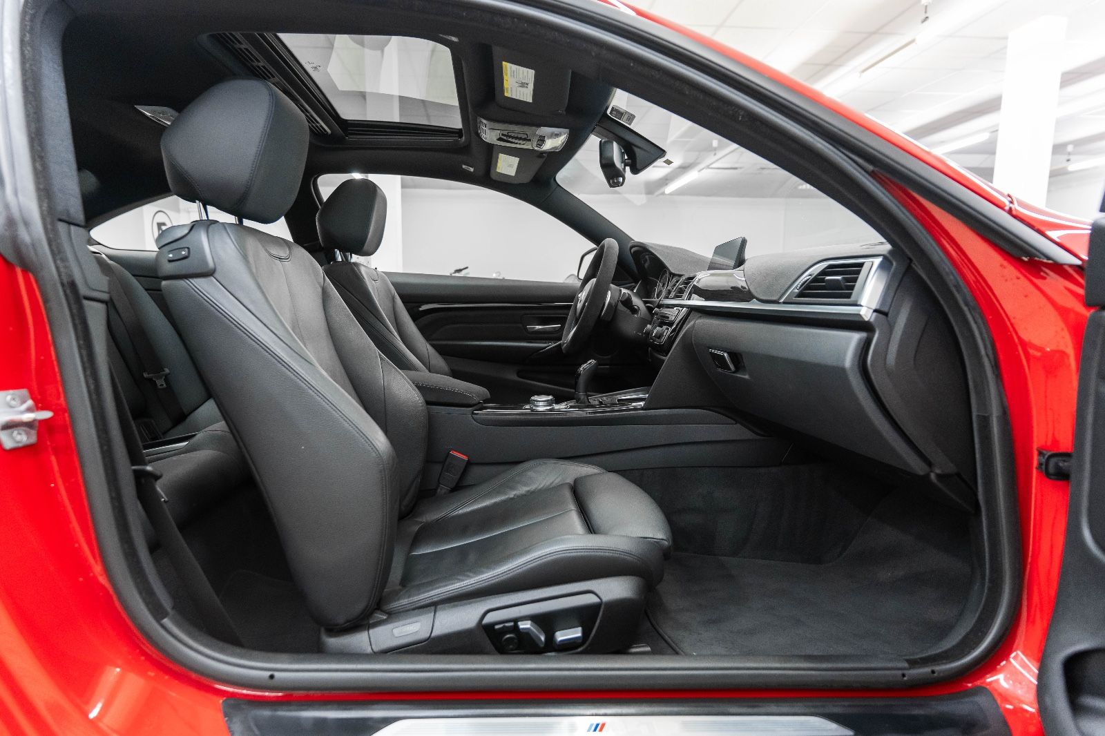 Fahrzeugabbildung BMW 430i Coupé M-Paket  LED NAV PDC KAM HIFI