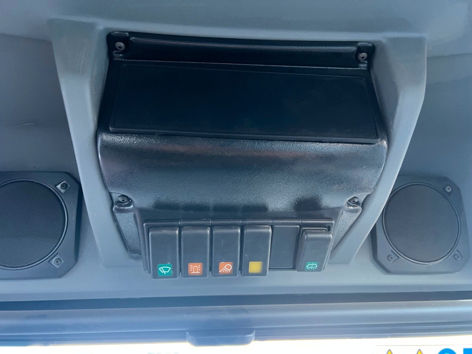 Fahrzeugabbildung Kaercher MIC C /  nur 197h! / Kehrmaschine / 2021