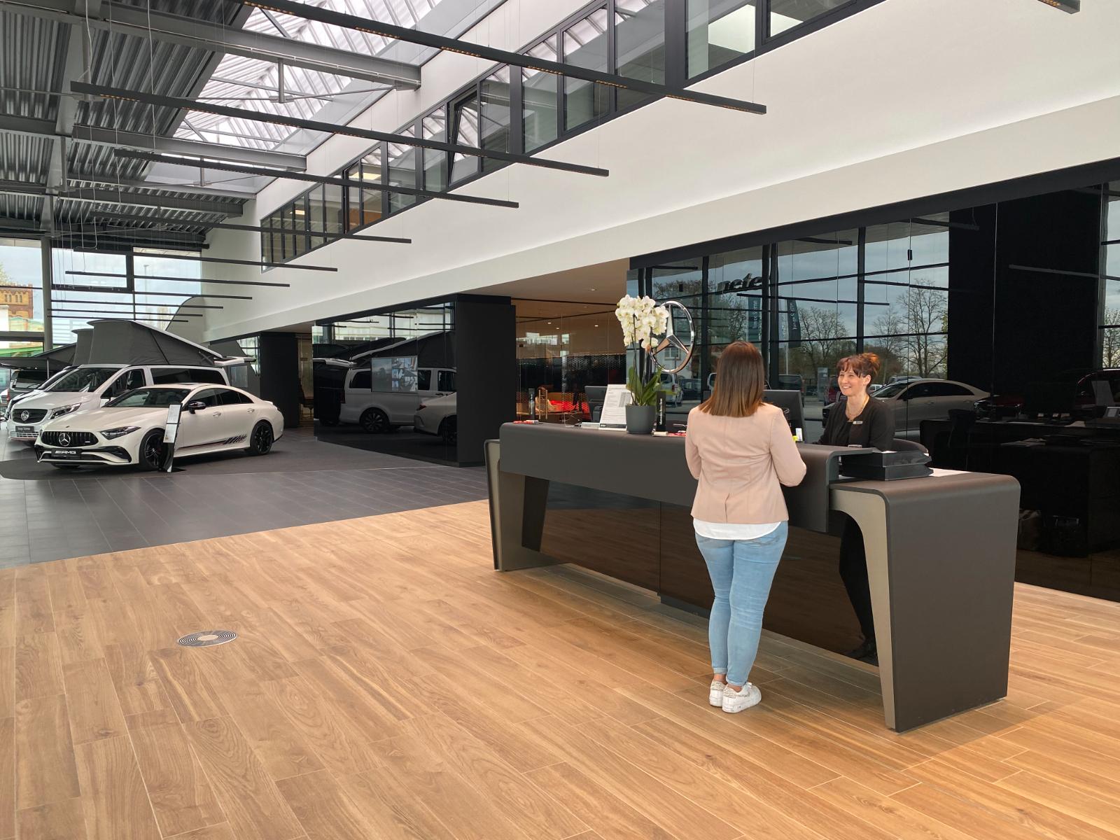 showroom-image-bottom