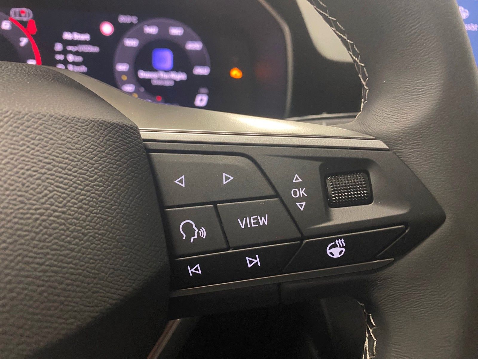 Fahrzeugabbildung SEAT Leon 1.5 TSI STYLE+R Kamera+ACC+3 Zonen KLIMA+BC