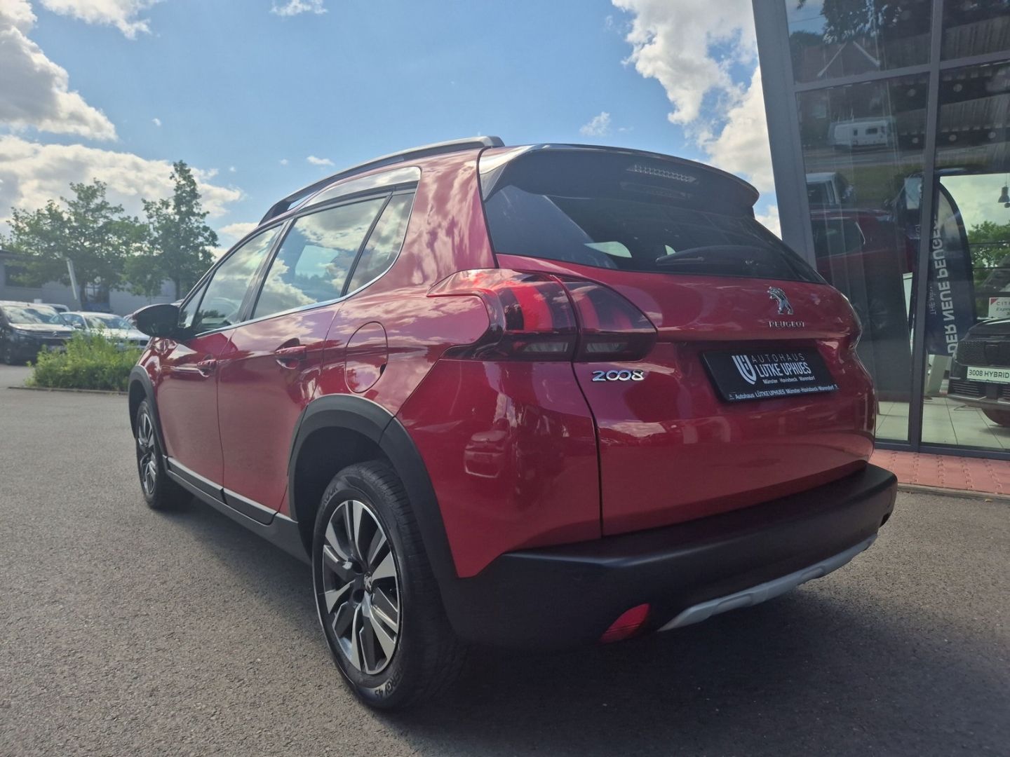 Fahrzeugabbildung Peugeot 2008 1.2 Allure PT 110 Panorama Navi CarPlay SHZ