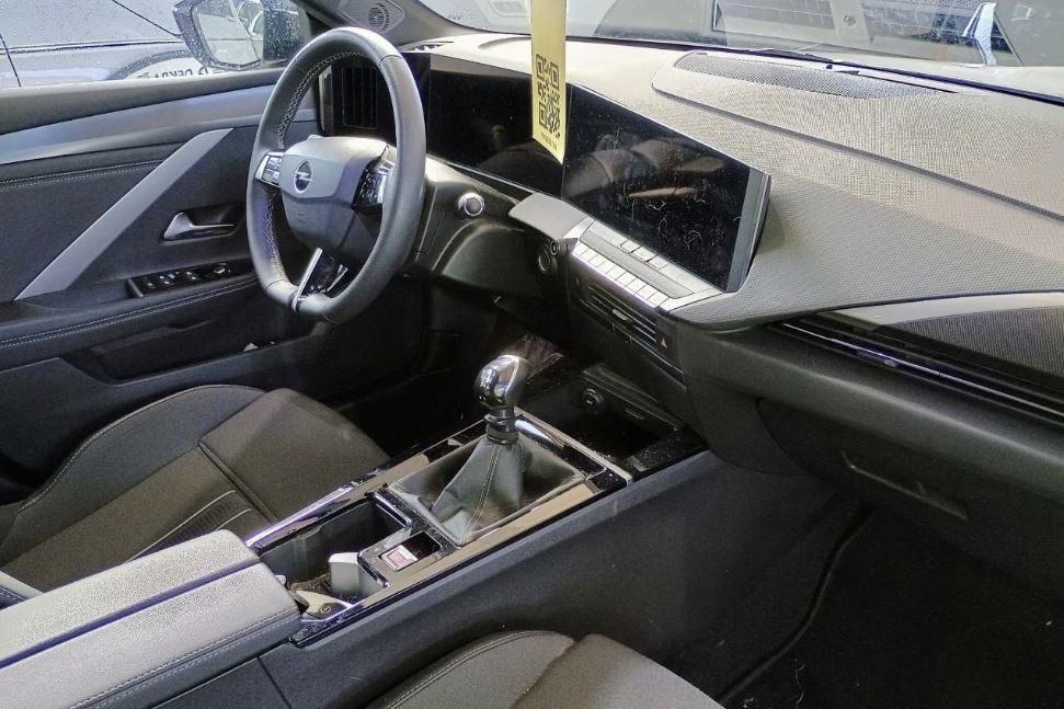 Fahrzeugabbildung Opel Astra L Lim. 1.2T GS LINE NAVI/LED/VIRT/SH/SPORT