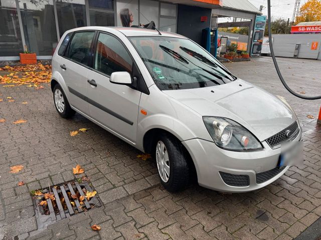 Ford Fiesta 1.3l neu TÜV