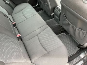 Fahrzeugabbildung Mercedes-Benz C 180 K Lim. Elegance Klimaautom./Tempomat/GJR