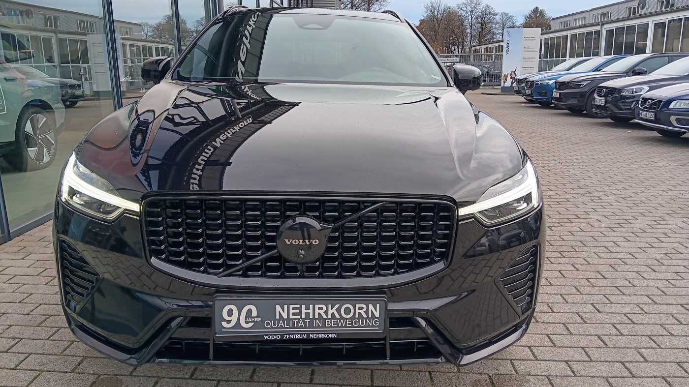 Fahrzeugabbildung Volvo XC60 B5 AWD Plus Black Edition 'AHK, ACC'