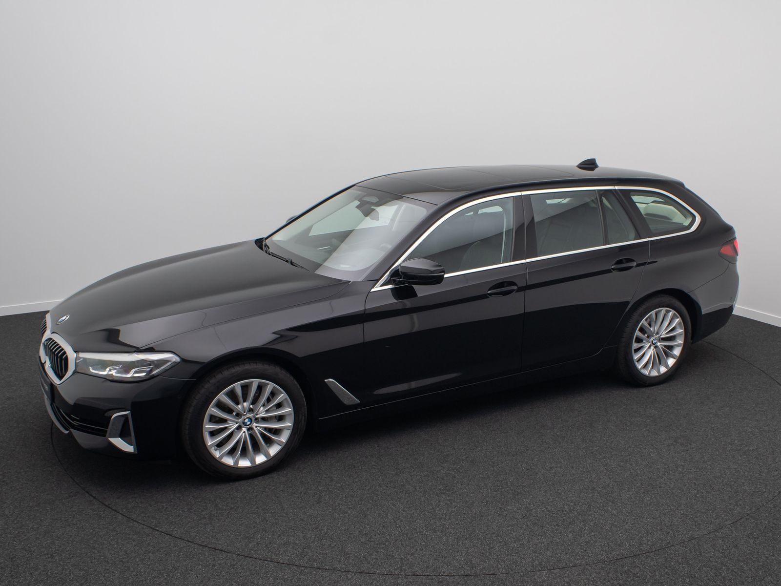 Fahrzeugabbildung BMW 530d Luxury Line HUD DAB H/K Panorama Individual