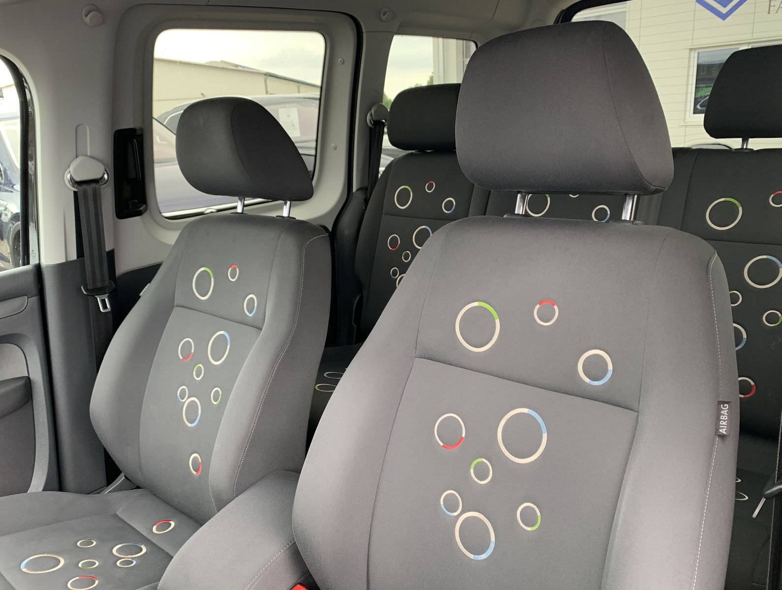 Fahrzeugabbildung Volkswagen Caddy 1.6 TDI*Roncalli*AHK*SHZ*Klima*PDC*