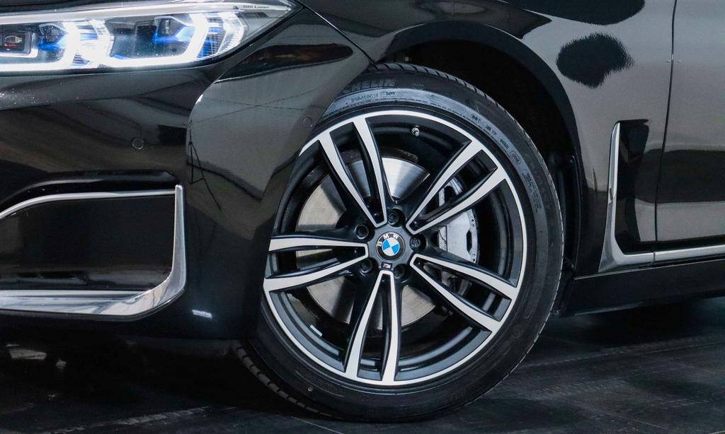 BMW 730