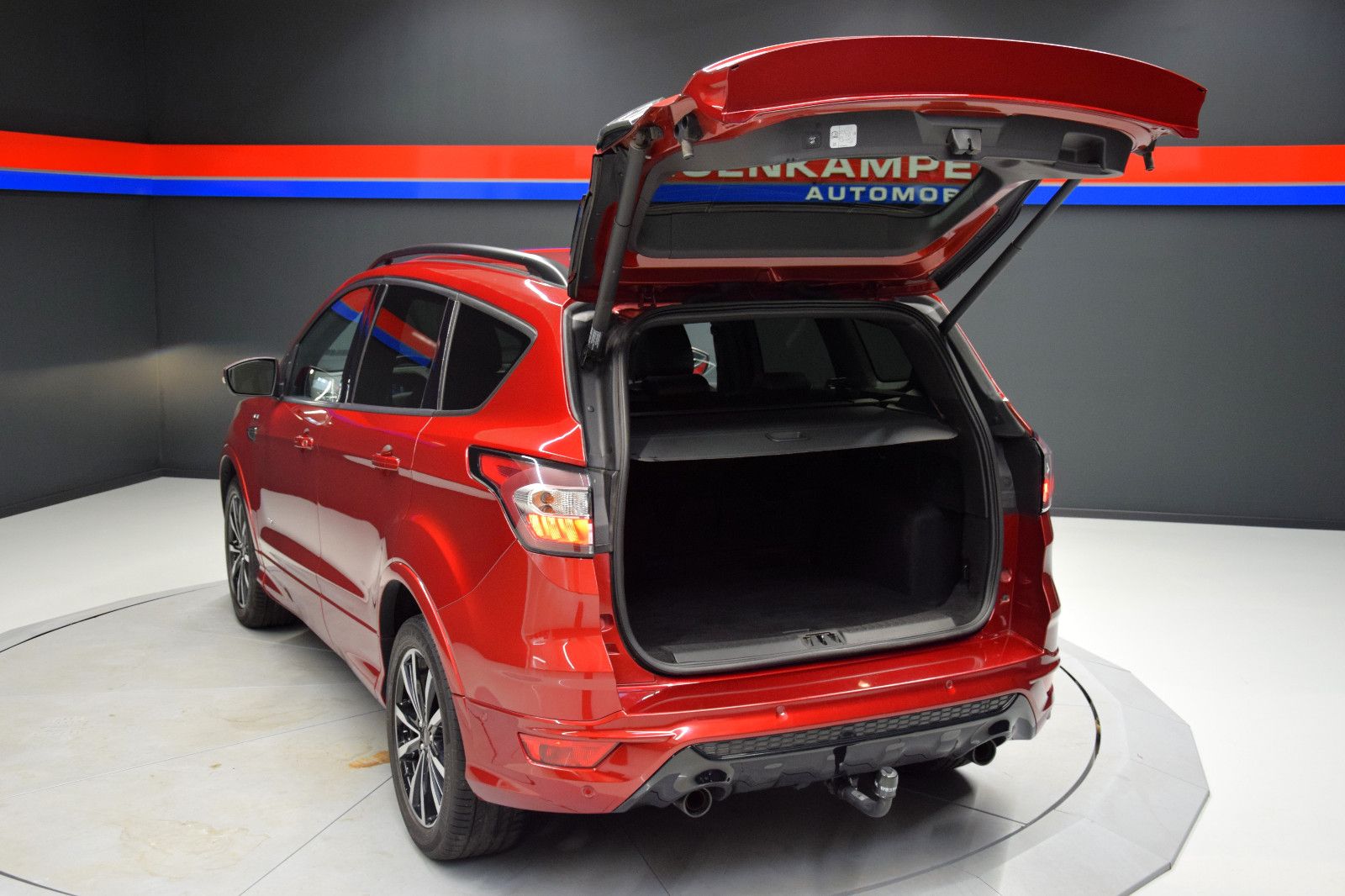 Fahrzeugabbildung Ford Kuga ST-Line Tempomat Kamera PDC Bi-Xenon el.Hkl