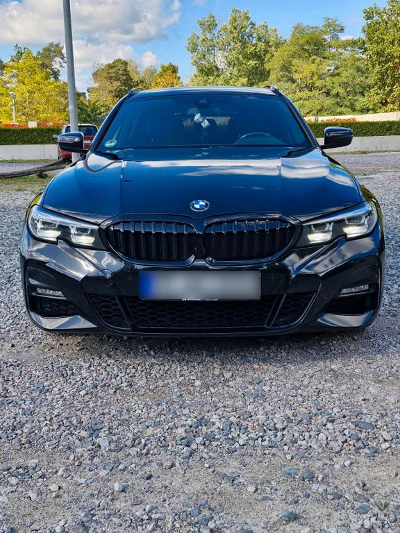 Image of BMW 320