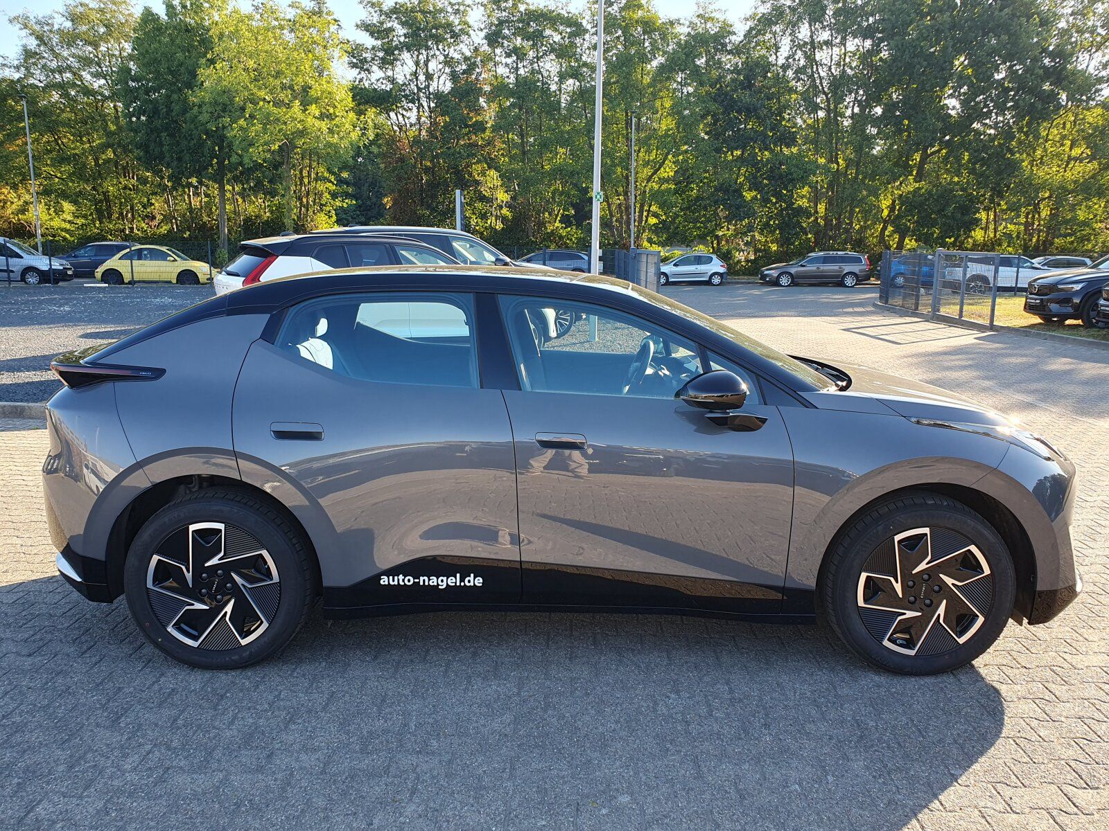 Lynk & Co 02