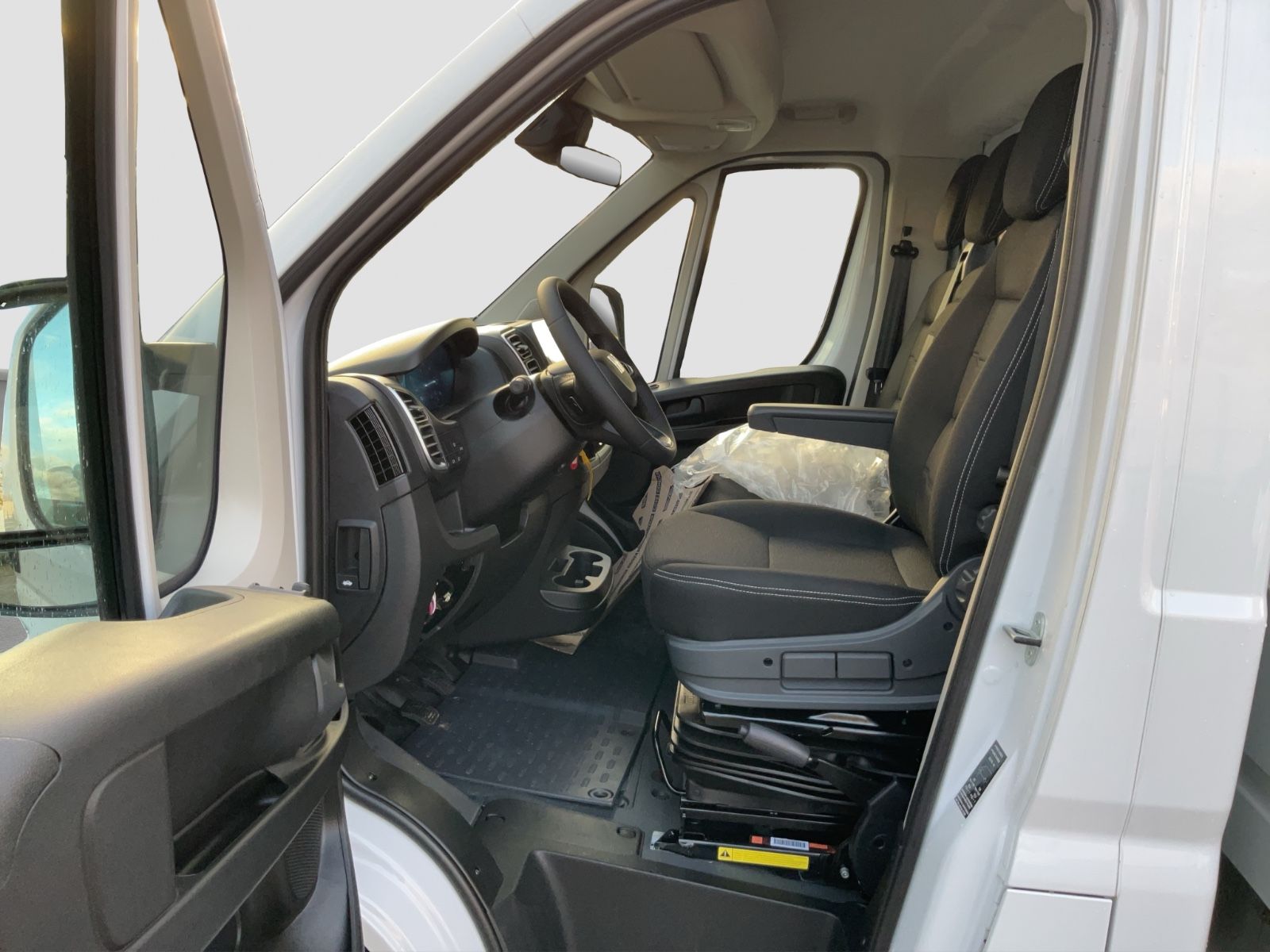Fahrzeugabbildung Fiat Ducato Pritsche 35 L2 140 Multijet Klima Kamera