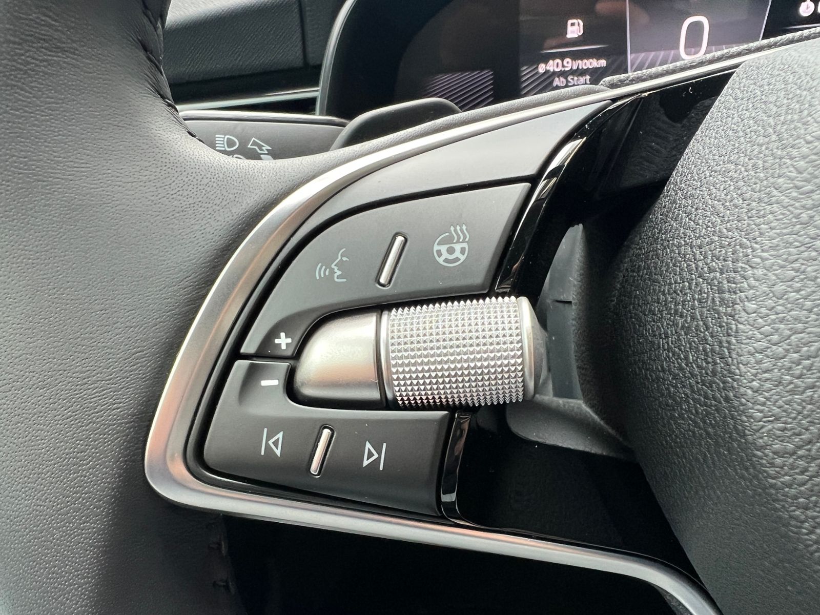 Fahrzeugabbildung SKODA Scala Selection 1.0 TSI DSG *LED, ACC, Kamera, 1