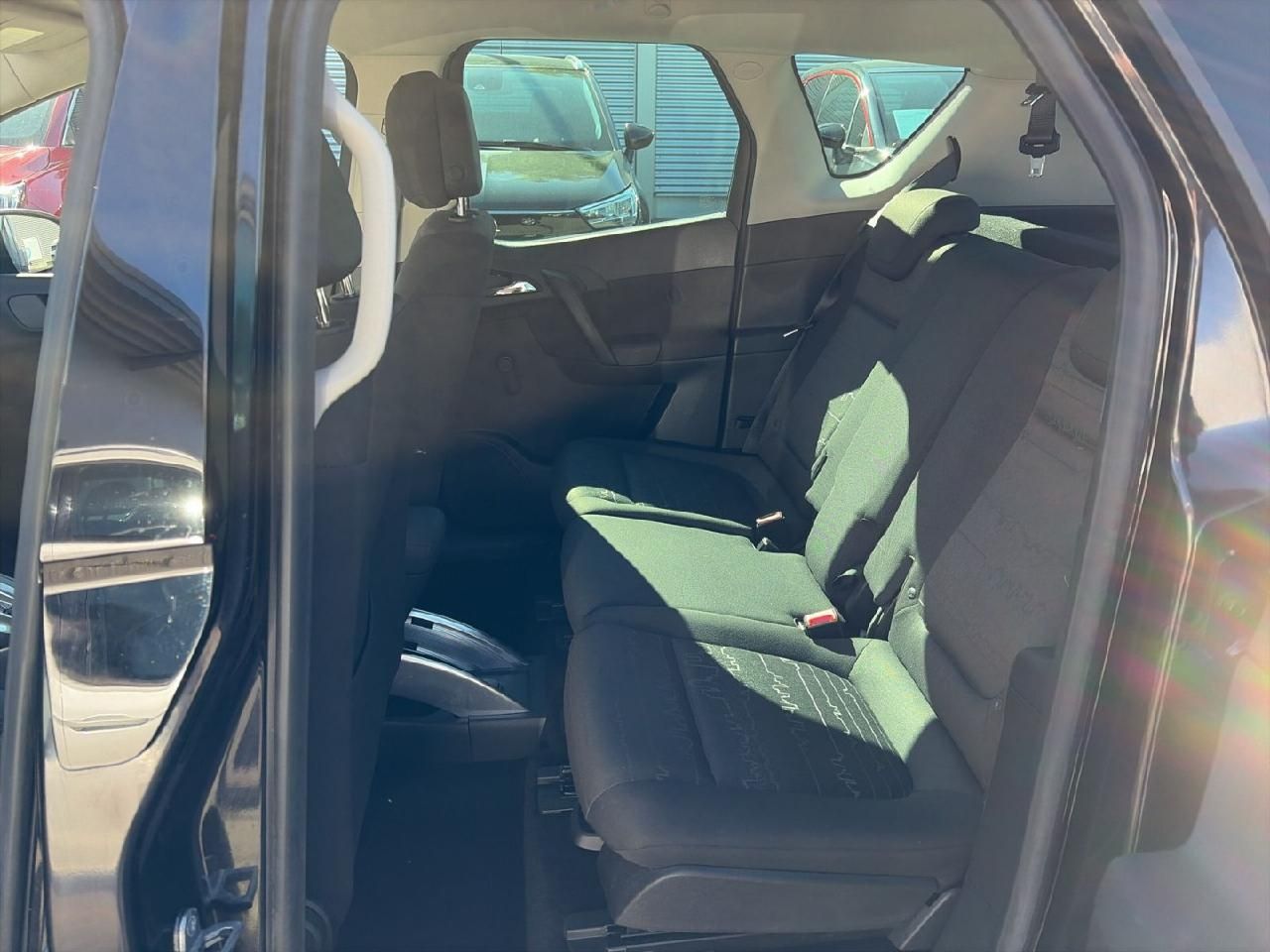 Fahrzeugabbildung Opel Meriva 1,4 Design Edition