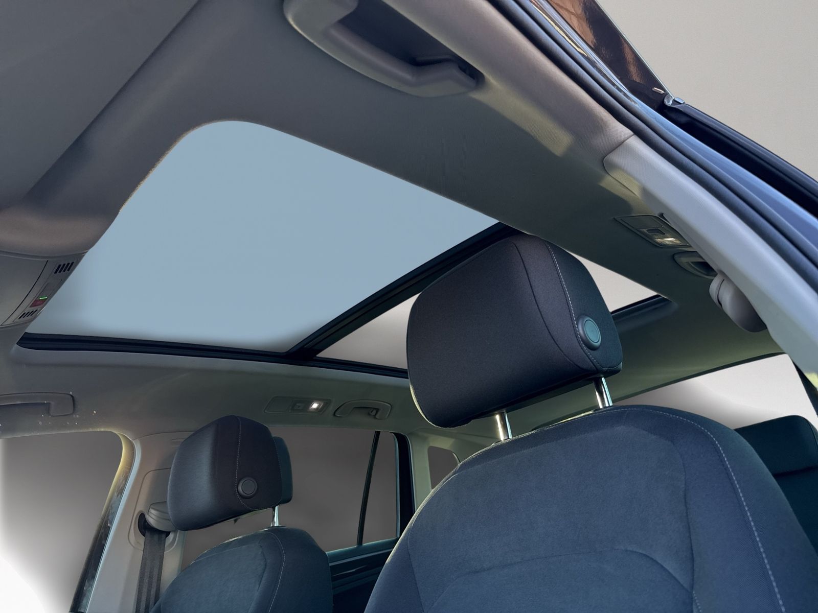 Tiguan Elegance 1,4 l eHybrid, Pano, Easy open&c