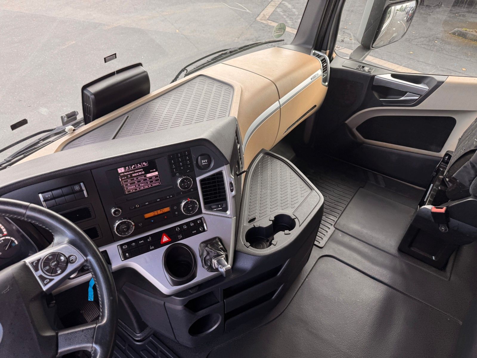 Fahrzeugabbildung Mercedes-Benz Actros 2545LnR 6x2 Retarder BigSpace PPC