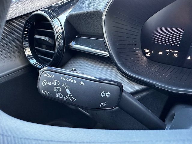 Fabia Essence PDC;CARPLAY;FSE;LED