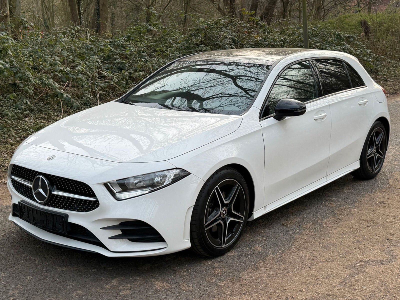 MERCEDES-BENZ A 180d AMG