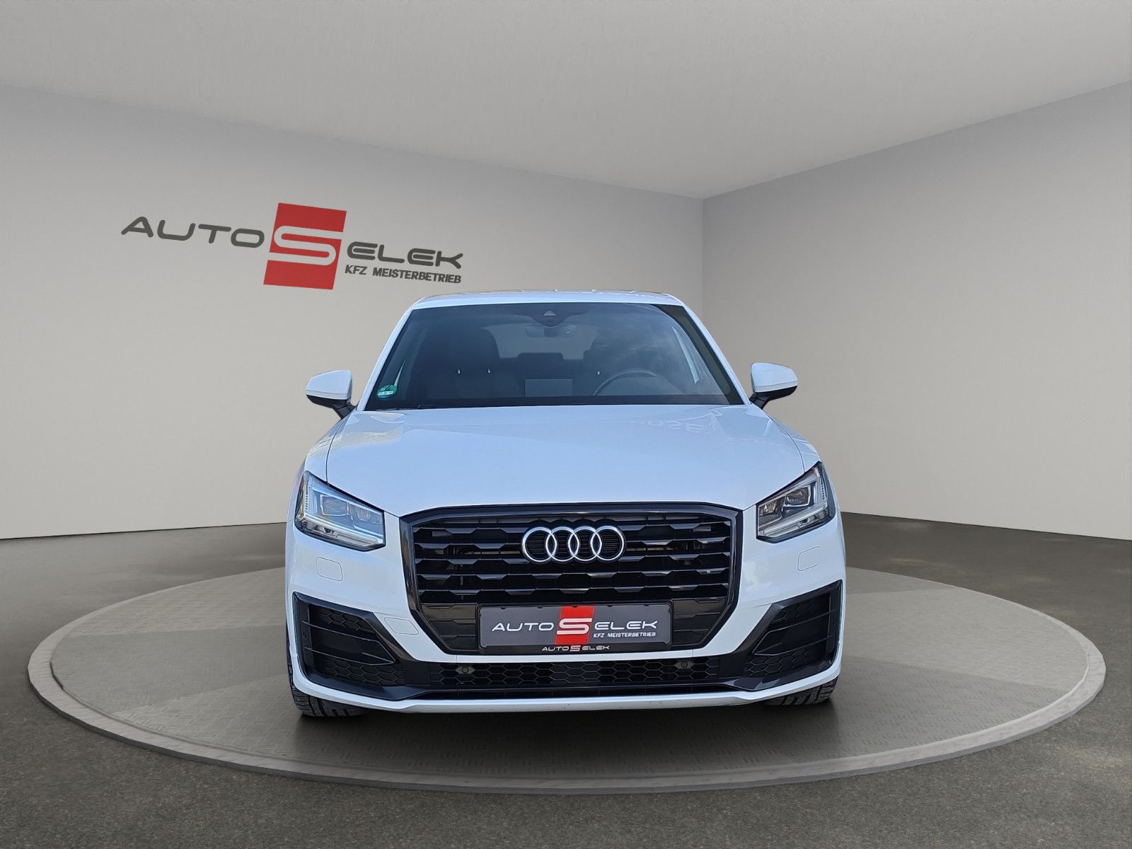 Fahrzeugabbildung Audi Q2 35 TFSI SPORT S-LINE NAVI LED PDC SHZ LEDER