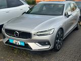 Volvo V60 AWD*MEMORY*STDHZ*HUD*HARMAN/KARDON* - Volvo V60 in Bielefeld