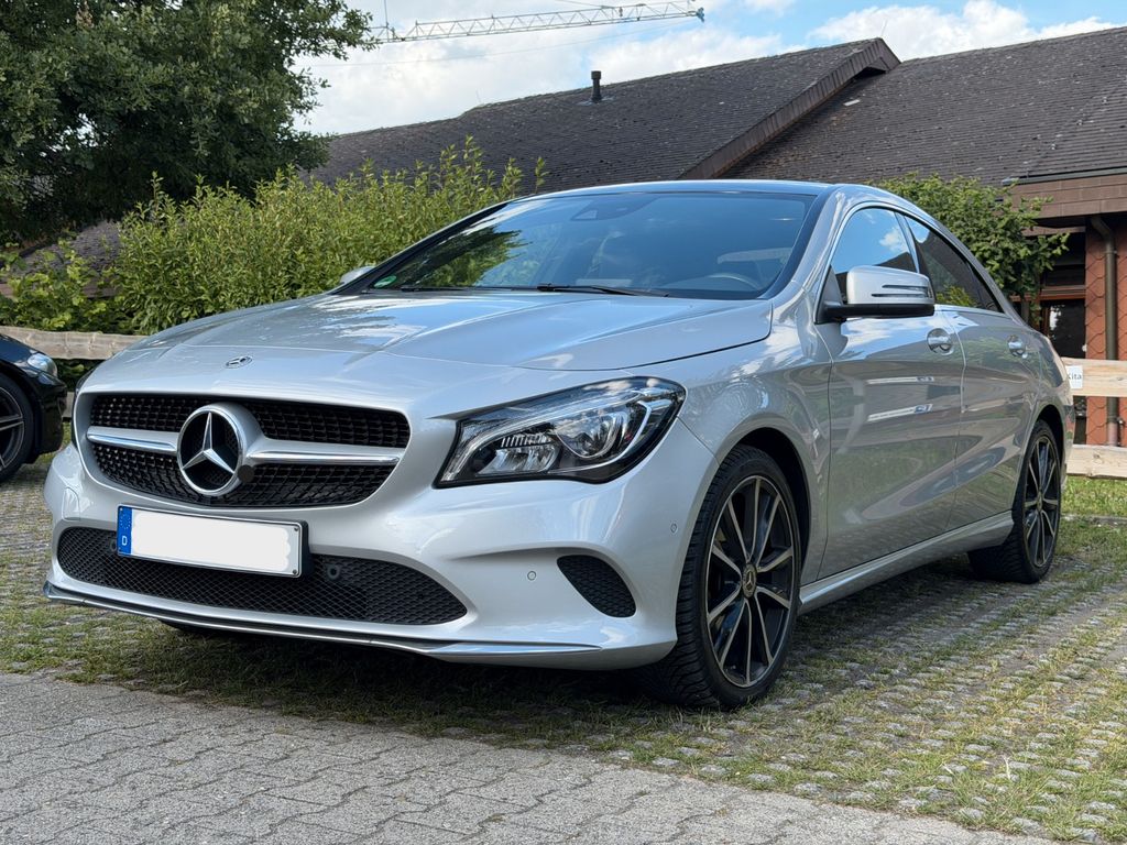 Image of Mercedes-Benz CLA 200