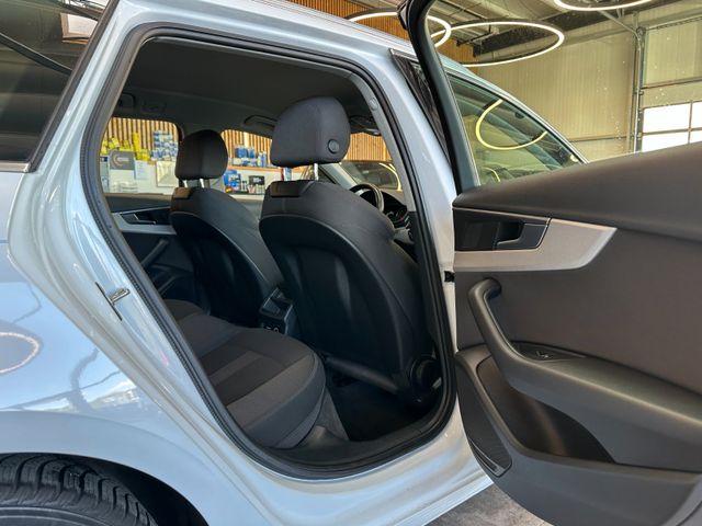 Audi A4 *ACC*AHK*NAVI*CARPLAY*2-ZONEN*SZHZ*LED*