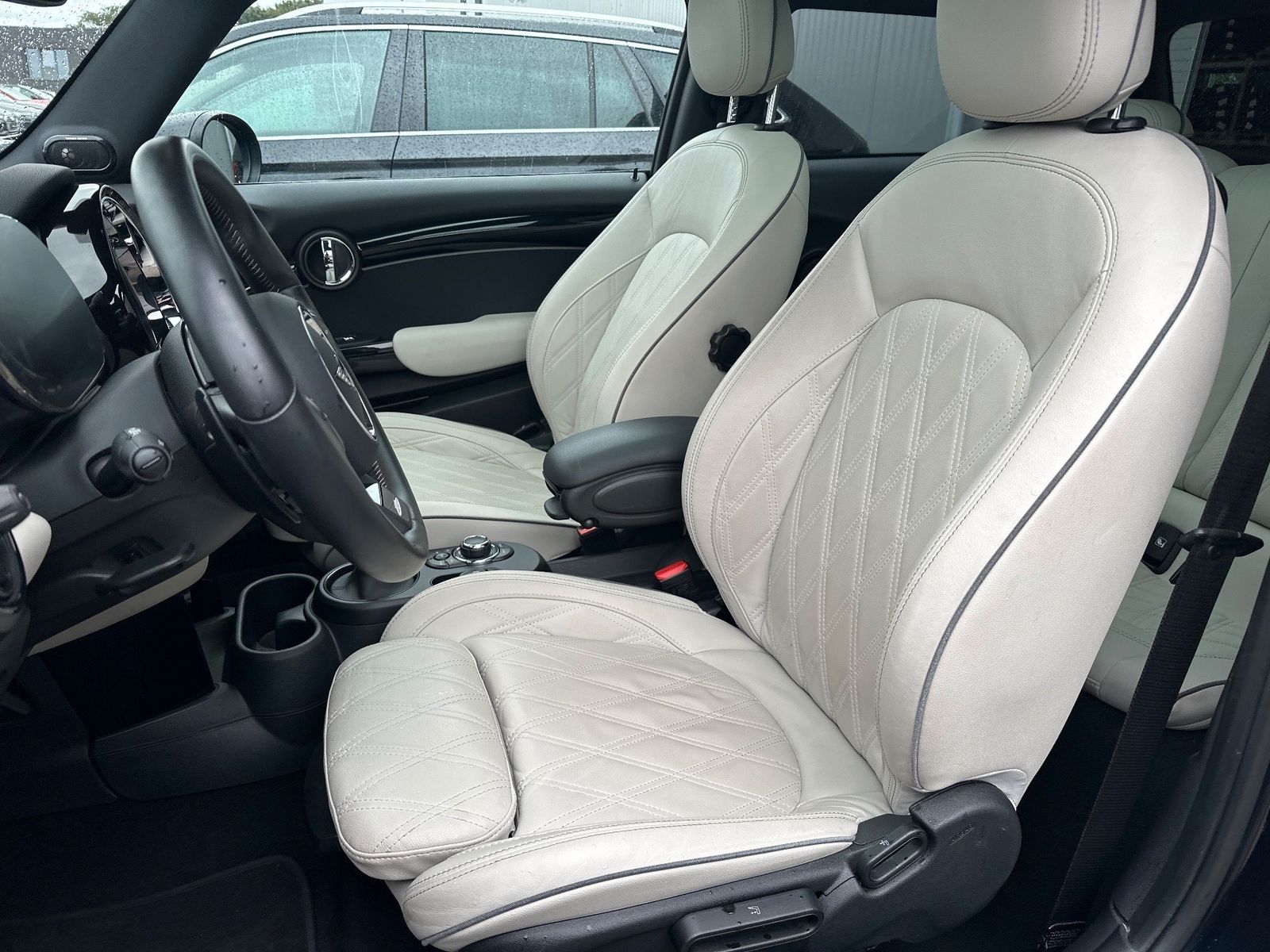 Fahrzeugabbildung MINI John Cooper Works Sport-Aut. NAV+LED+PANO+HUD