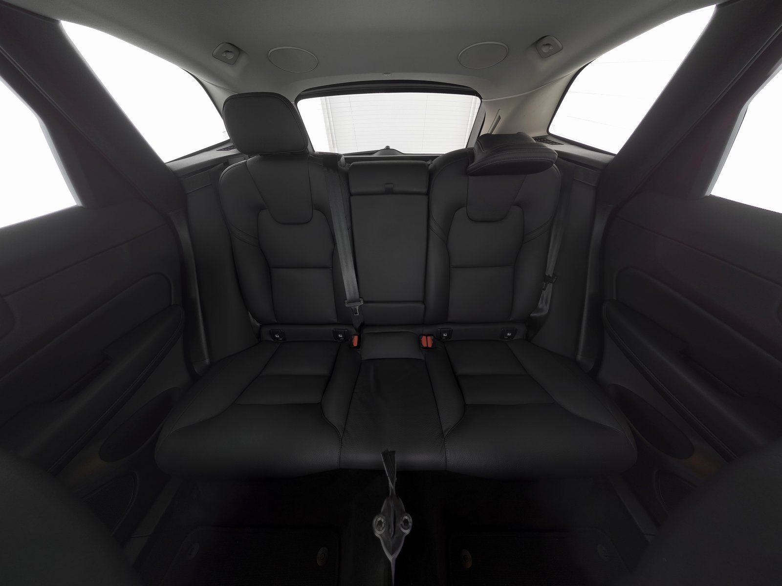 Volvo XC60 B4 AWD Geartronic Plus Dark ACC BLIS LEDER foto 5