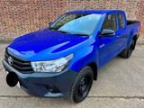 Toyota Hilux 2.4 D-4D 4WD 2 porte Single Cab Com - Toyota Hilux: Single Cab