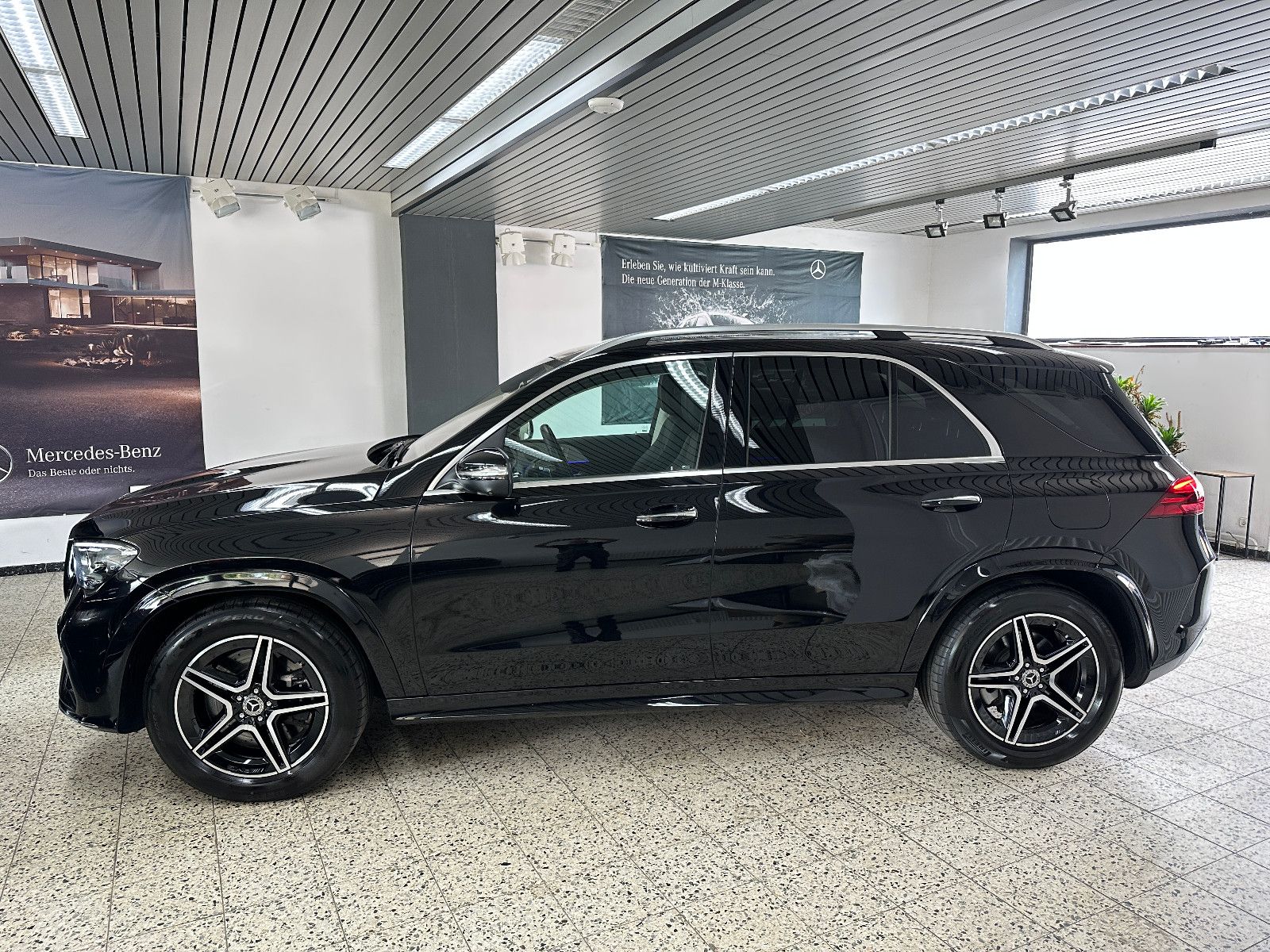 Mercedes-Benz GLE 400 e 4Ma AMG Line NAV/LED/HUD/TW/AIRMAT/1HD imagem 2