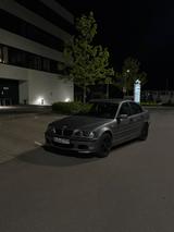 BMW 318i - - BMW 318 aus 2003: 318i