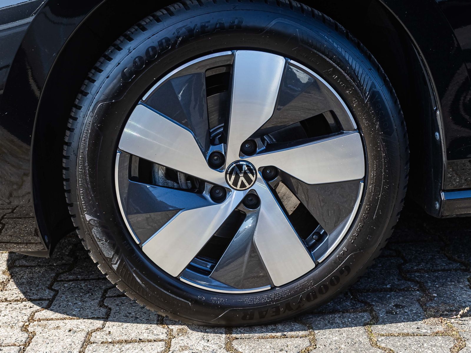 Volkswagen Passat Variant 2.0 TDI DSG Business Navi LED foto 5