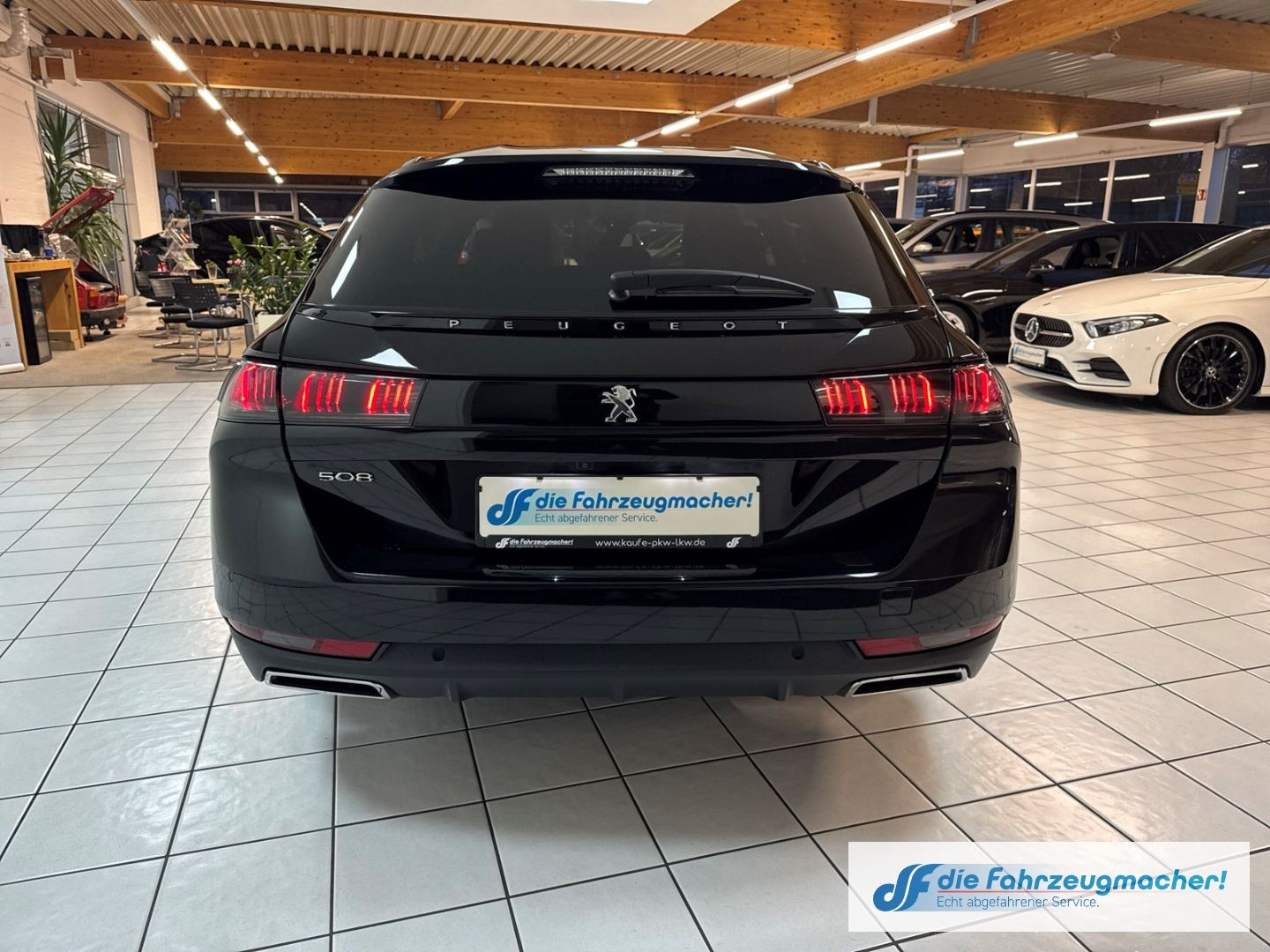 Fahrzeugabbildung Peugeot 508 SW Allure Pack Navi 360 Kamera ACC 2-Zonen-K