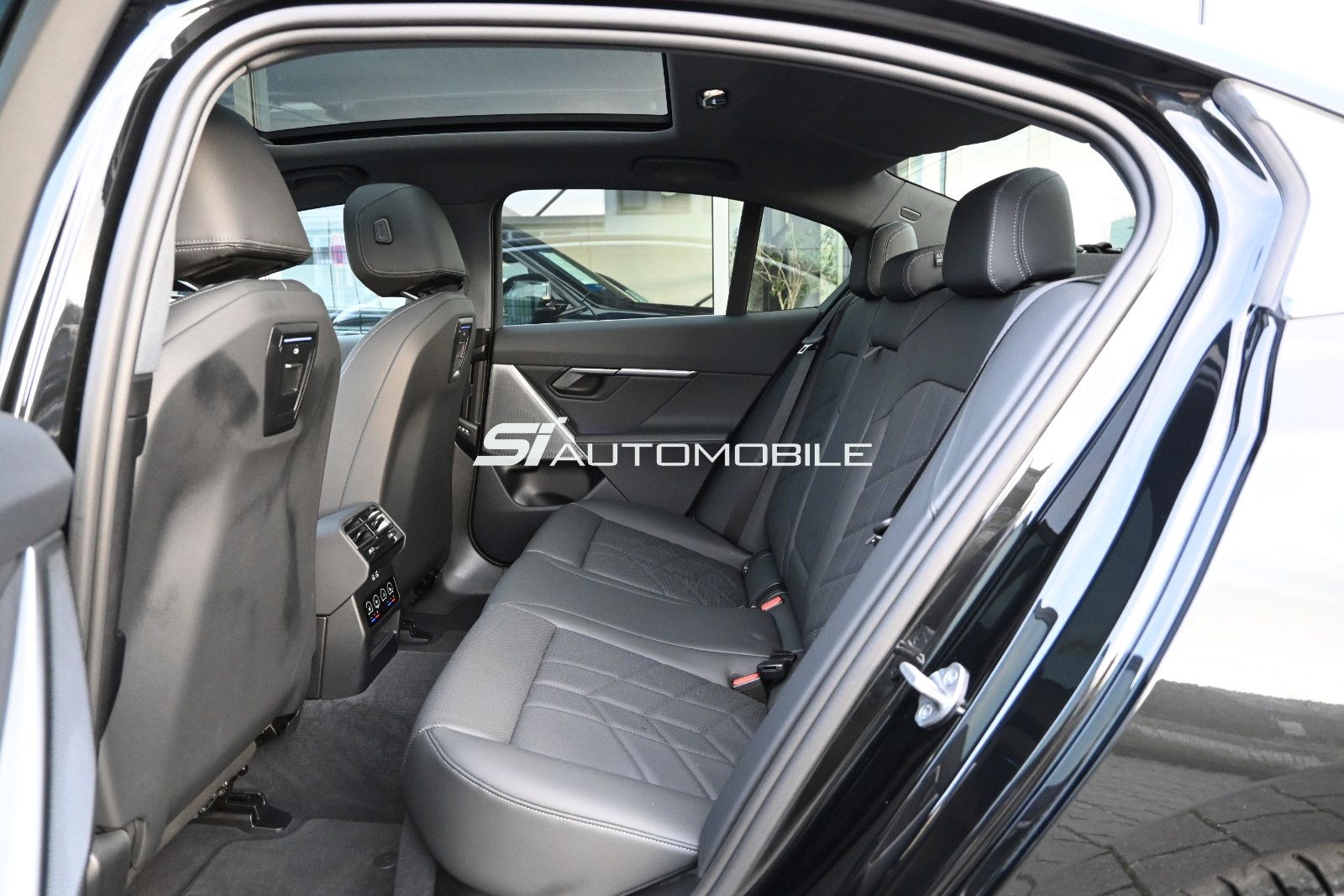 Fahrzeugabbildung BMW 520d °KOMFORTSITZE°PANO°SITZKLIMA°STANDHEIZ°360°