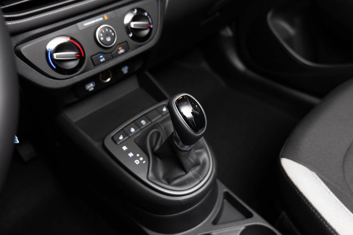 Fahrzeugabbildung Hyundai i10 1.2 Benzin A/T Trend