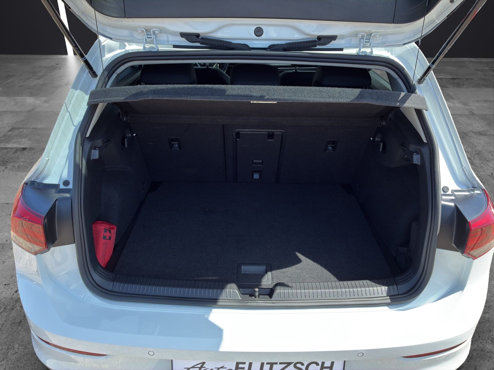 Fahrzeugabbildung Volkswagen Golf VIII TDI Active DSG LED Navi ACC AID SHZ