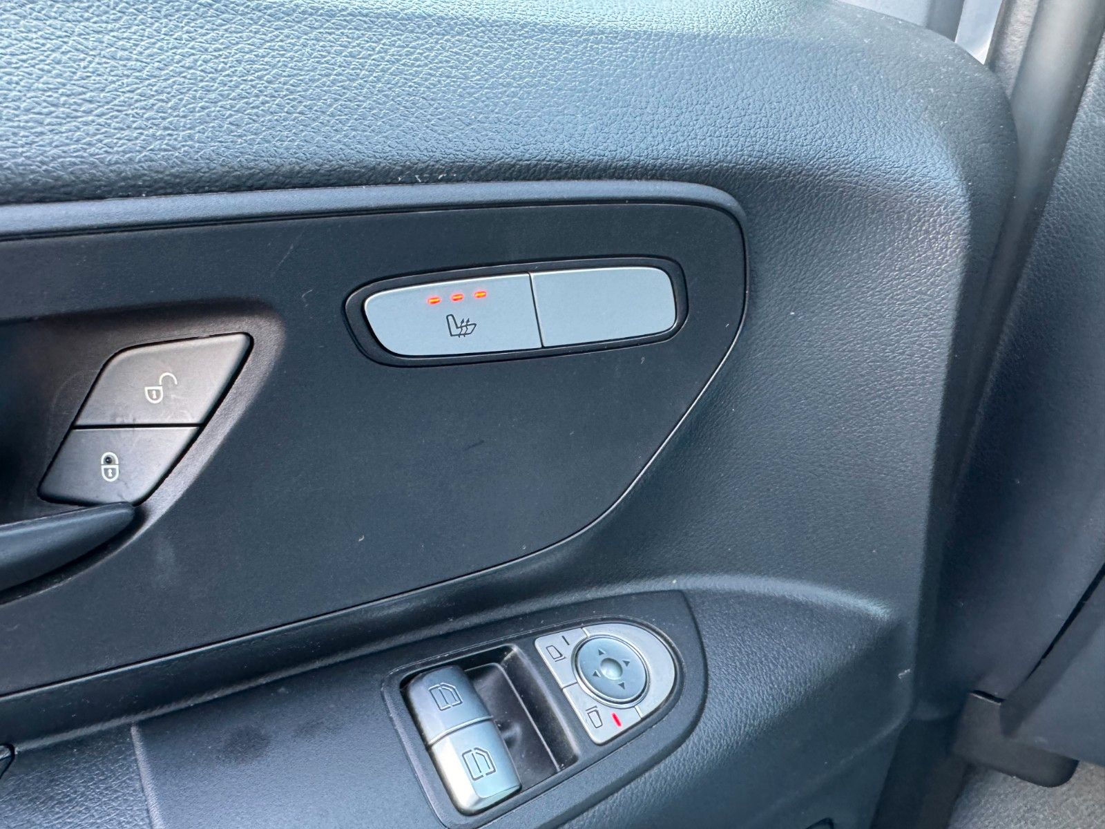 Fahrzeugabbildung Mercedes-Benz Vito 116 CDI Tourer 3200 2xKlima Navi Kamera