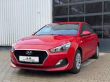 Hyundai i30 cw Pure Klima/Tempomat/Tüv Au Neu! - Hyundai i30 Pure mit Benzin-Antrieb