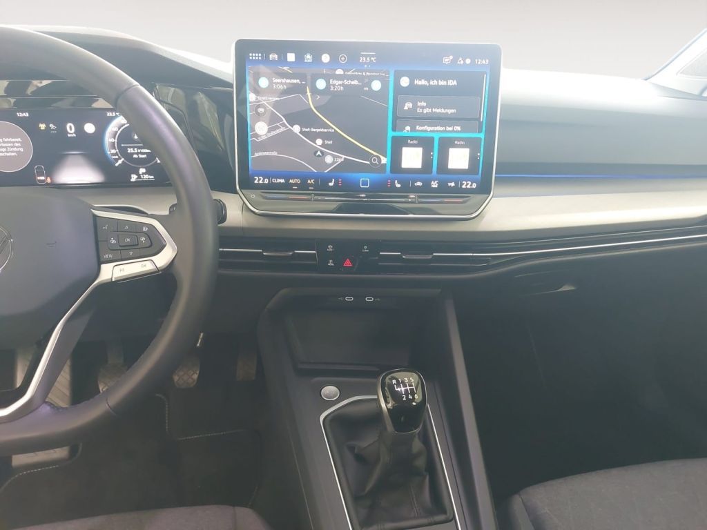 Fahrzeugabbildung Volkswagen Golf Variant 1.5 TSI Life Standheizung AHZV