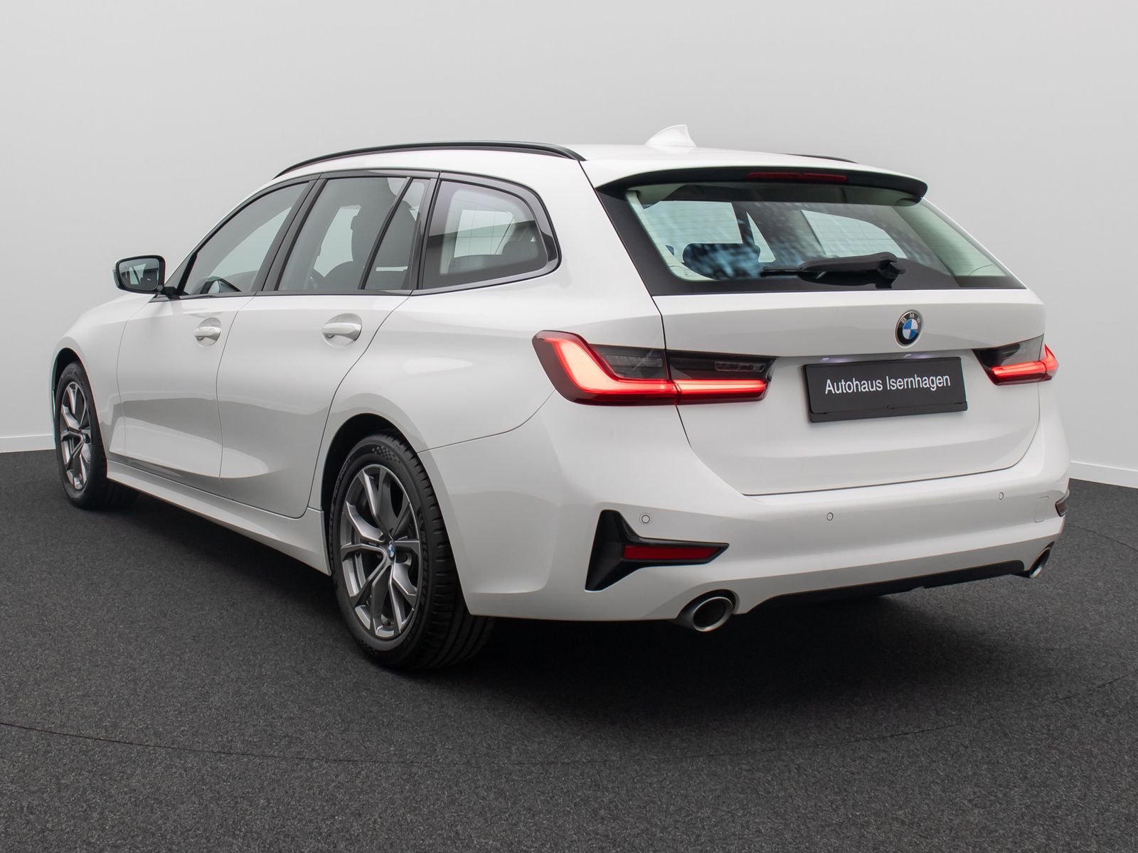 Fahrzeugabbildung BMW 320i Sport Line HUD DAB Lordos Alarm HiFi Komfor