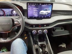 SKODA Superb Combi 2.0TDI  Selection Standheizung Pano