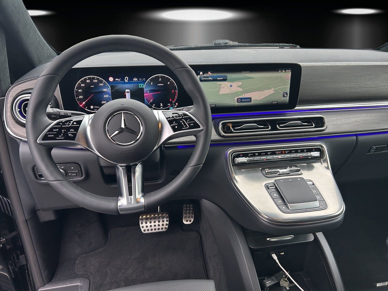 Fahrzeugabbildung Mercedes-Benz V 300 d 4M EXCLUSIVE Lang AMG Airmatic DISTRO