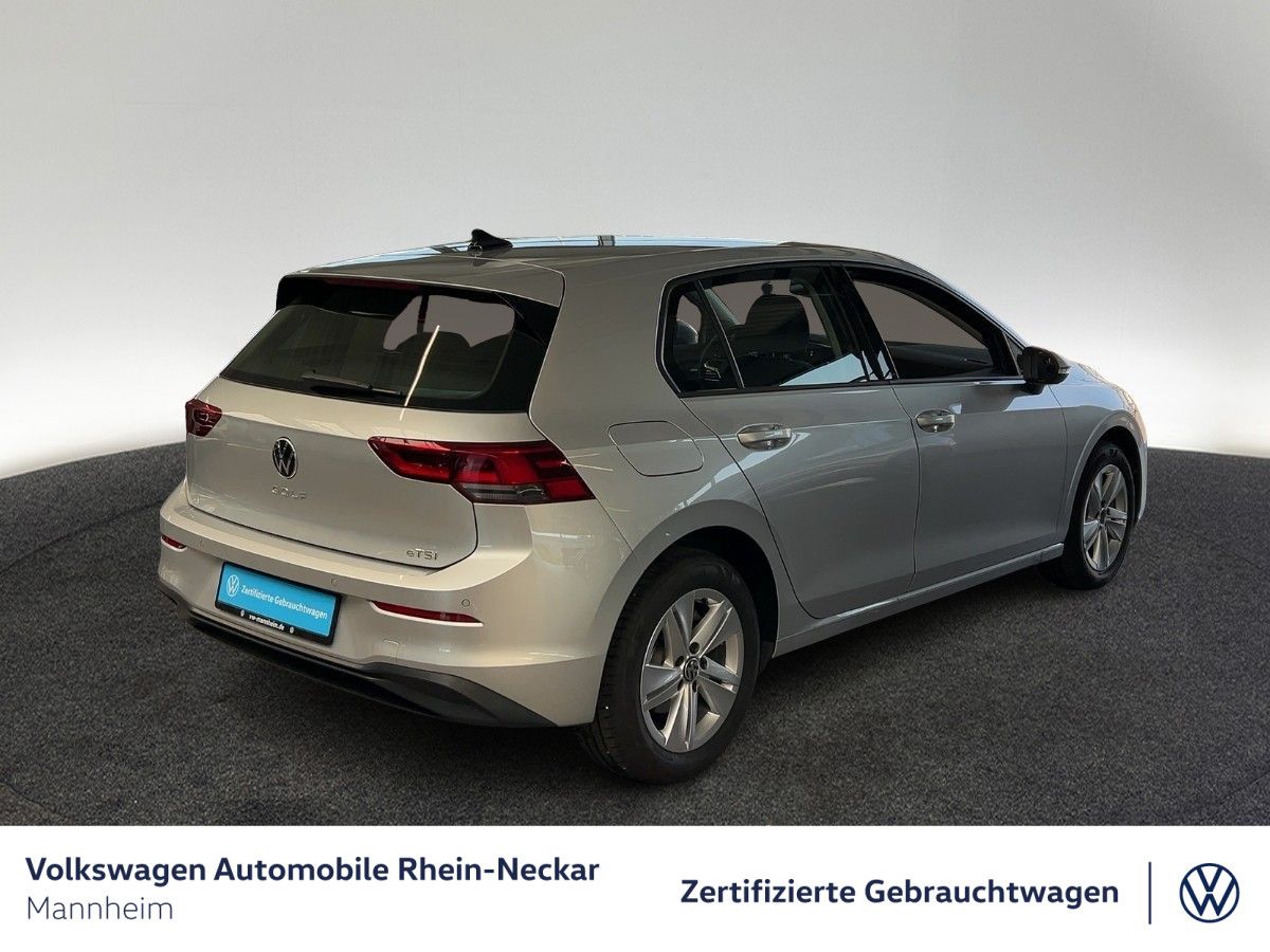 Volkswagen Golf VIII 1.0 eTSI Life DSG Navi PDC LED UVM foto 4