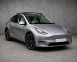 Tesla Model Y RWD | HW4 | EZ 09/2024 |MwSt - silberne Tesla Model Y
