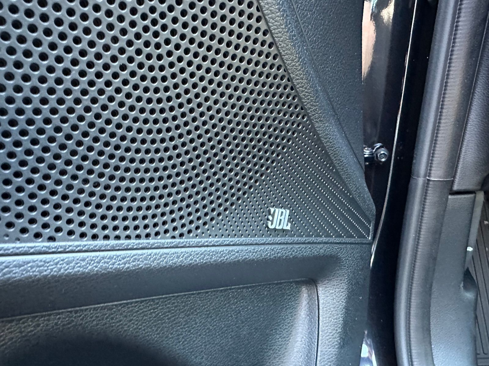 Fahrzeugabbildung Kia Ceed 1.5 T-GDI 48V DCT Ultimate Ed. Style JBL