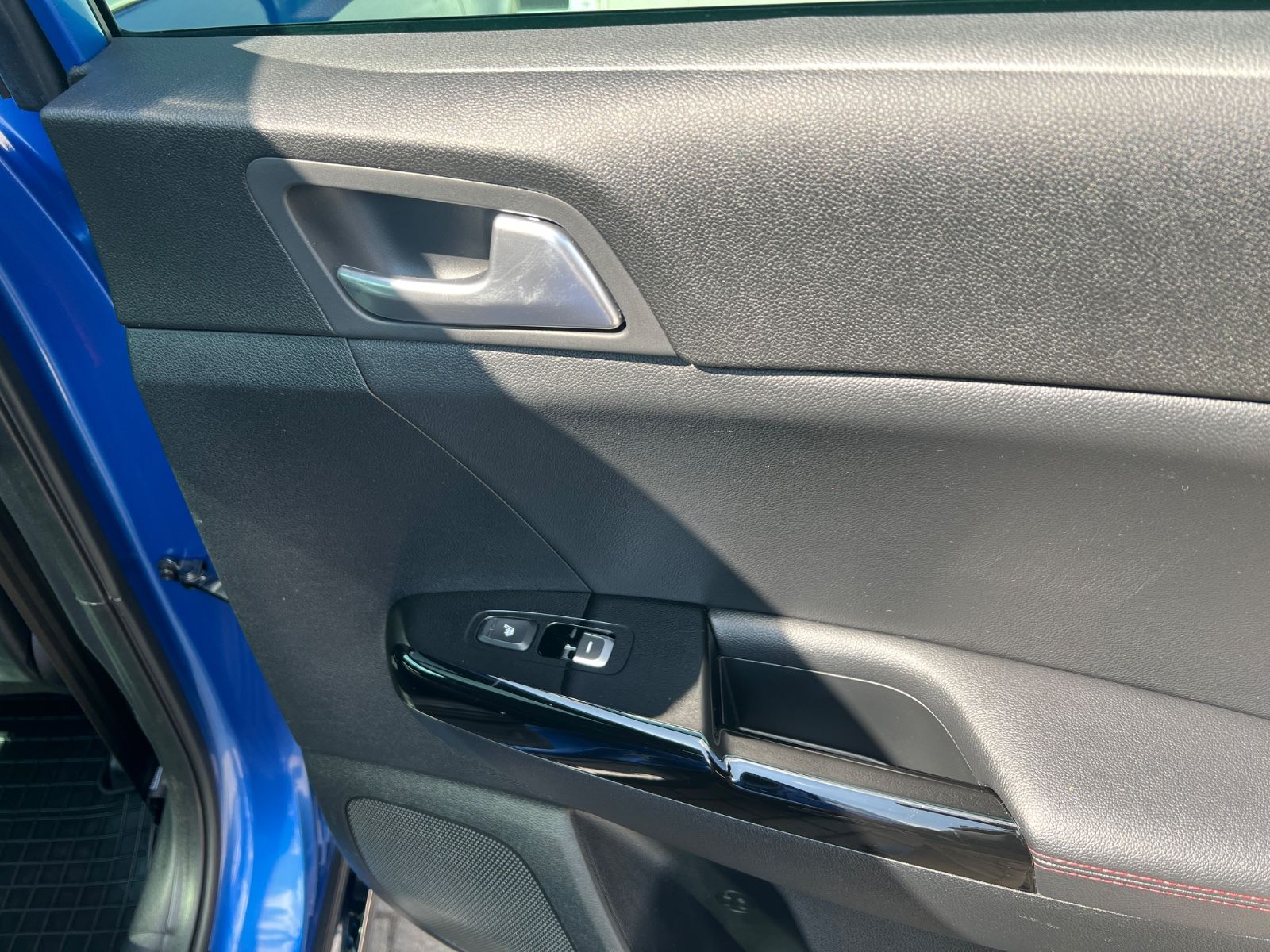 Fahrzeugabbildung Kia Sportage 1.6 T-GDI AWD DCT GT LINE