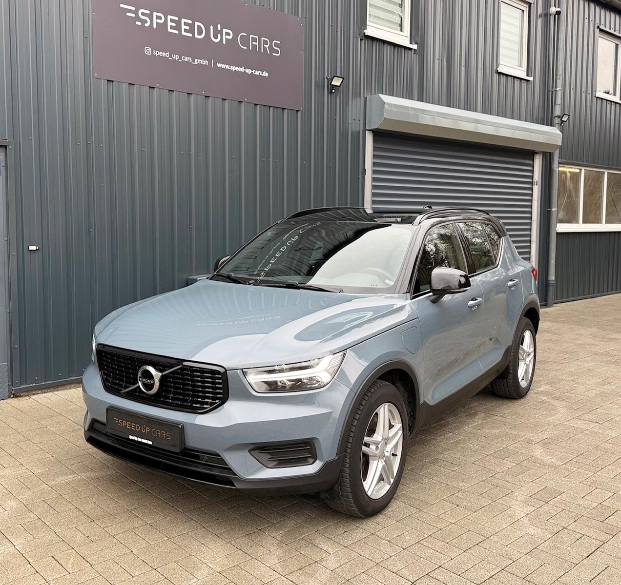 Volvo XC40 T4 R-Design Hybrid Pilot Assist Hybrid 1HD