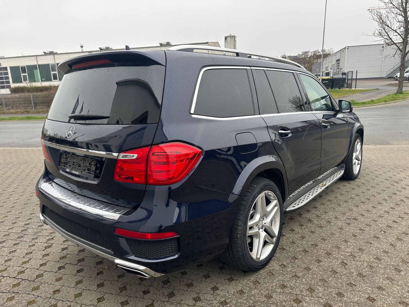 Fahrzeugabbildung Mercedes-Benz GL 500 4Matic AMG/7 Sitze/Navi/ILS/Pano/Kam/AHK