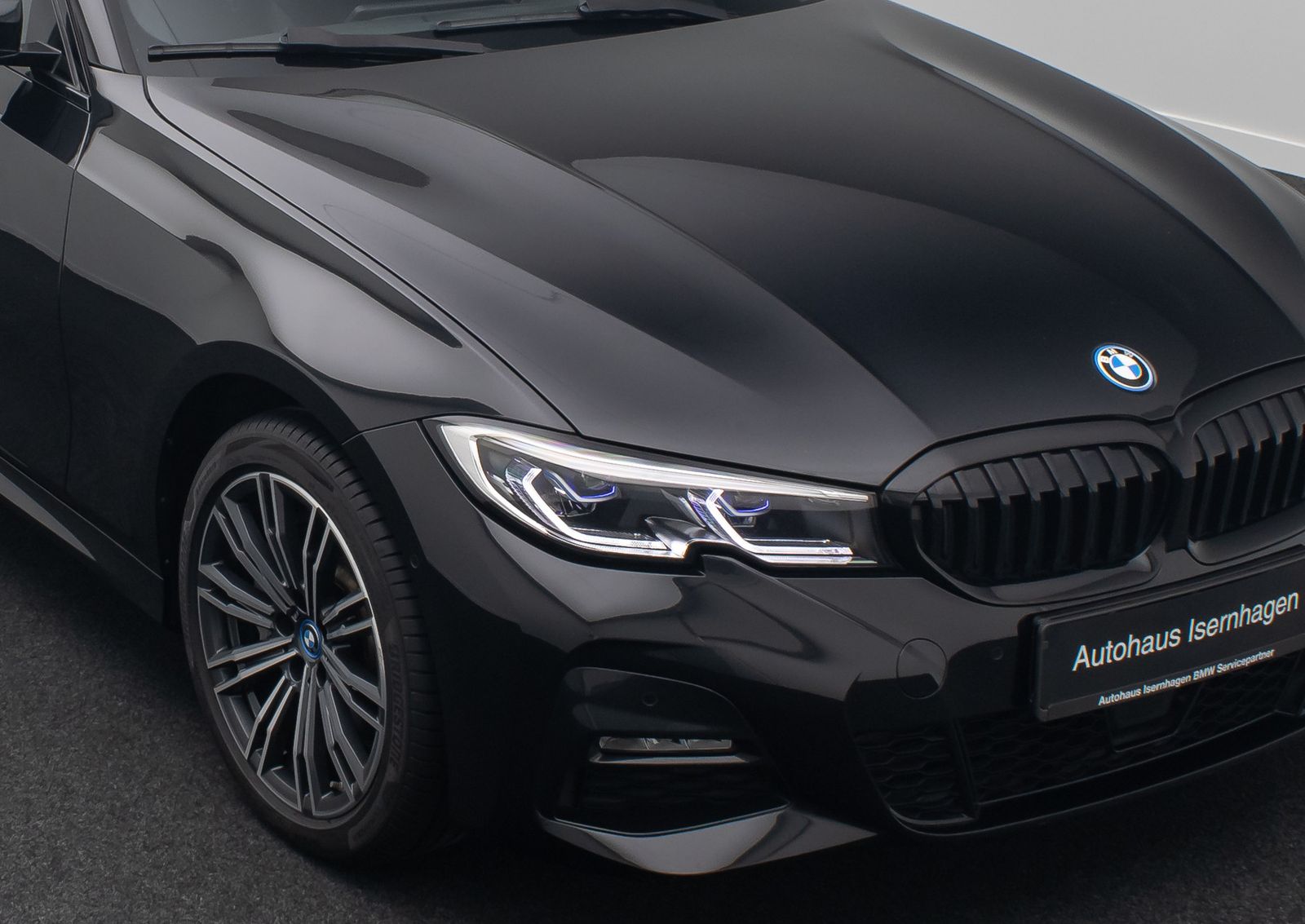 Fahrzeugabbildung BMW 330e M Sport Kamera HUD DAB Laser HiFi Alarm 18"