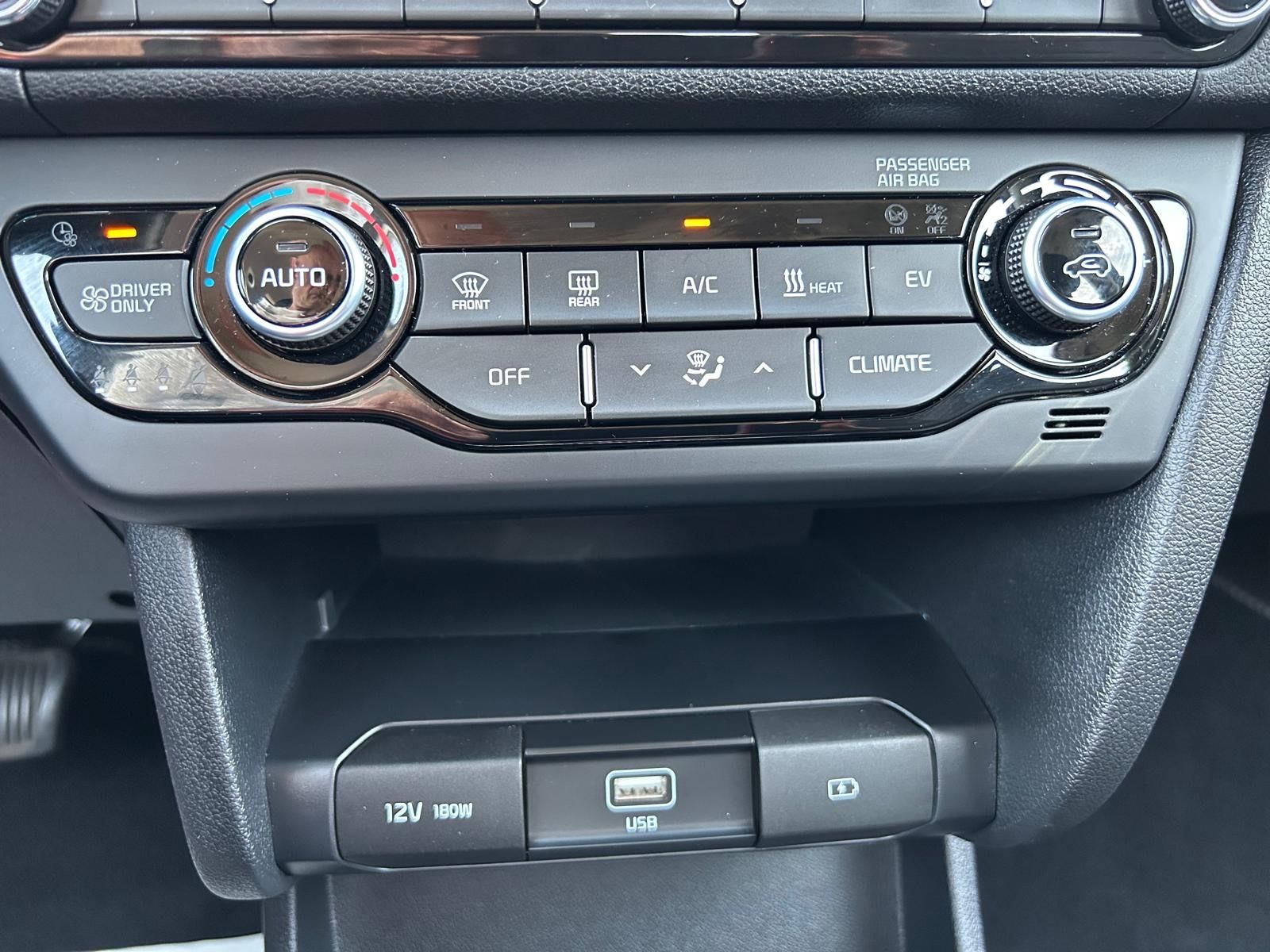 Fahrzeugabbildung Kia e-Niro Vision°1.Hand°SOH 100%°Navi°Kamera°Leder°